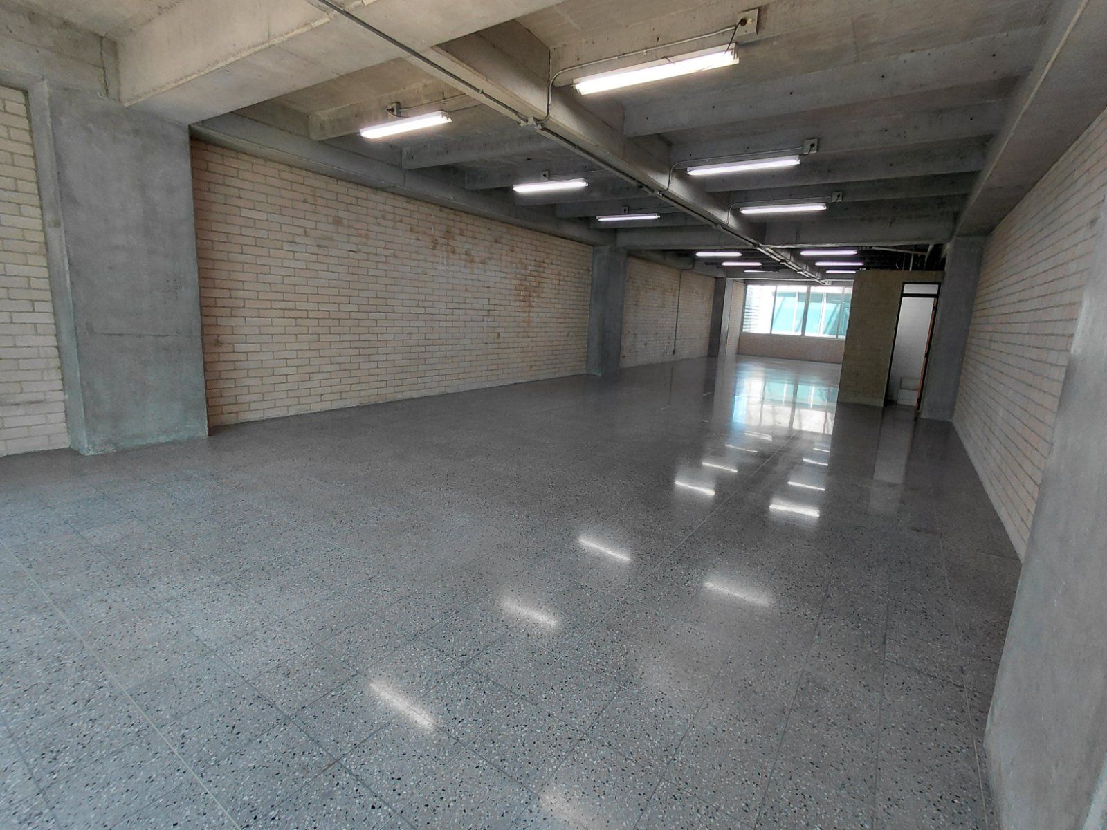 OFICINA EN ARRIENDO UBICADO EN MEDELLIN SECTOR GUAYABAL - 7