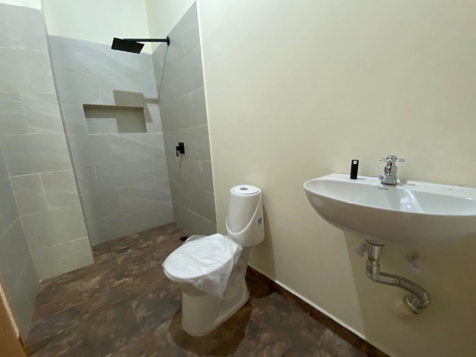 LOCAL EN ARRIENDO UBICADO EN LA CEJA SECTOR FATIMA - 4