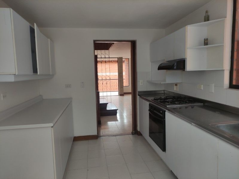 Casa en arriendo ubicada en Envigado, sector Loma de las Brujas - 6
