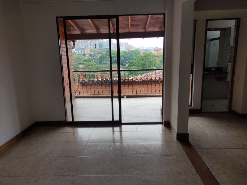 Casa en arriendo ubicada en Envigado, sector Loma de las Brujas - 7