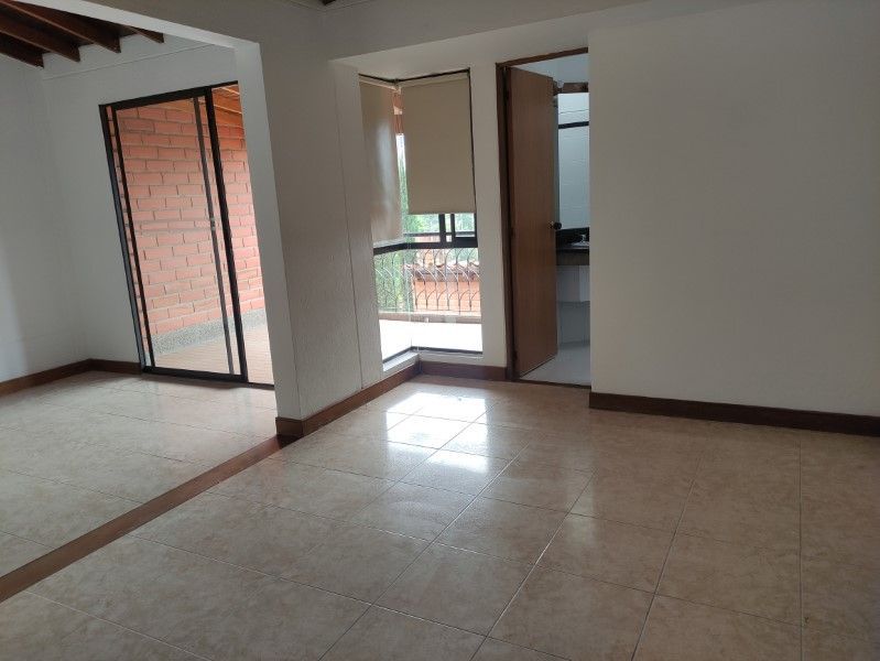 Casa en arriendo ubicada en Envigado, sector Loma de las Brujas - 10