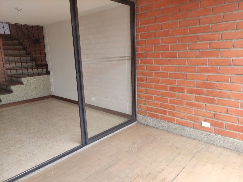 Casa en arriendo ubicada en Envigado, sector Loma de las Brujas - 21