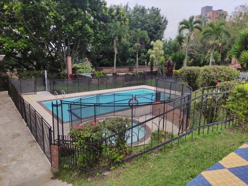 Casa en arriendo ubicada en Envigado, sector Loma de las Brujas - 27