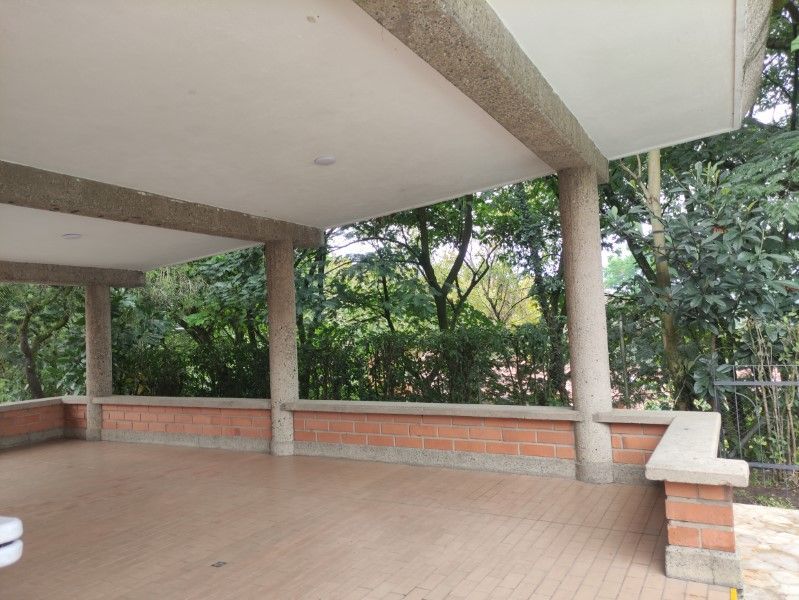 Casa en arriendo ubicada en Envigado, sector Loma de las Brujas - 28