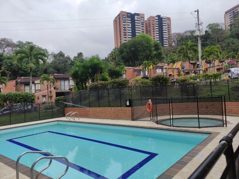 Casa en arriendo ubicada en Envigado, sector Loma de las Brujas - 29