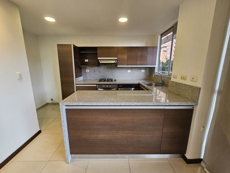 Apartamento en arriendo ubicado en Medellín, sector Loma de los Balsos - 4