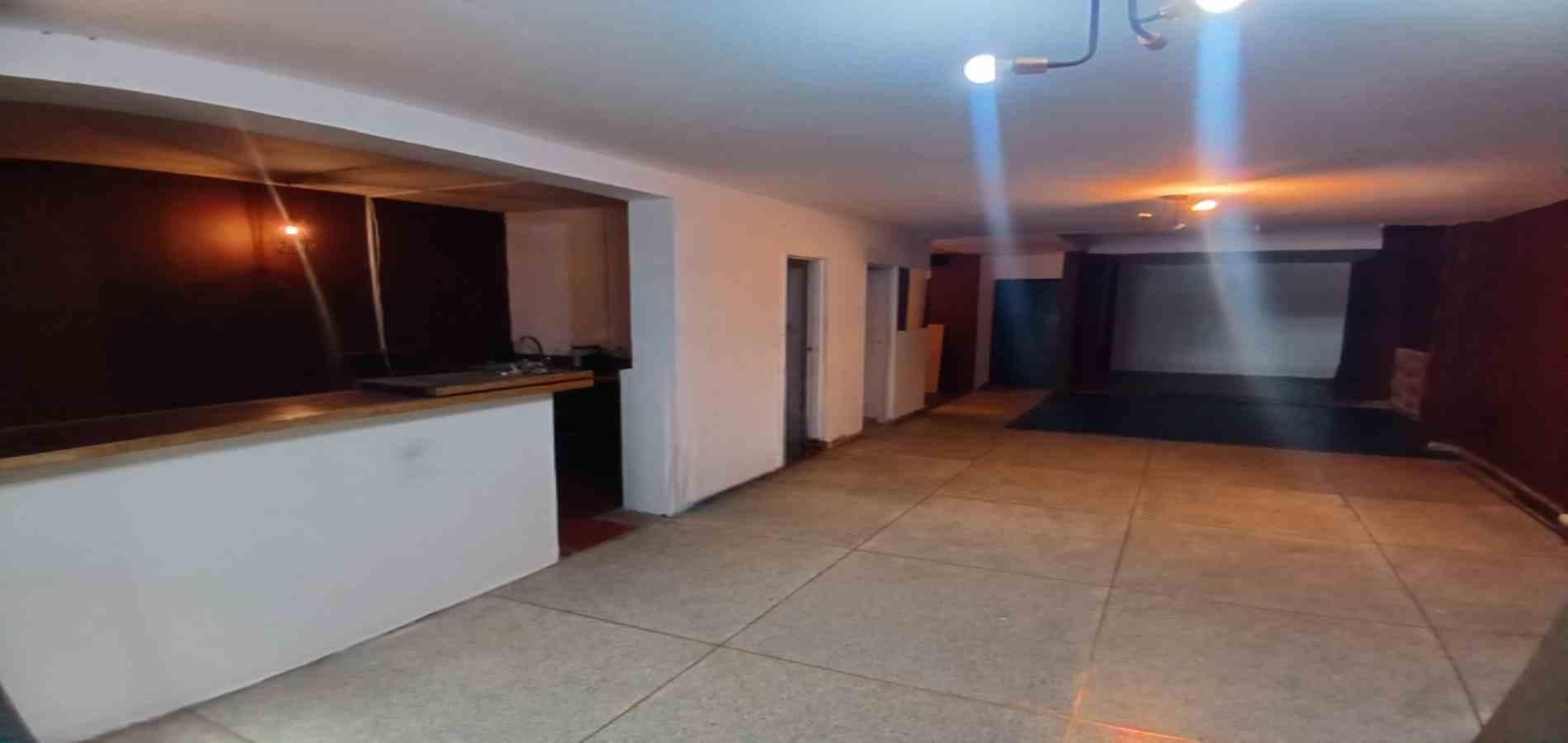 Local en arriendo ubicado en Medellín, sector La Castellana - 4