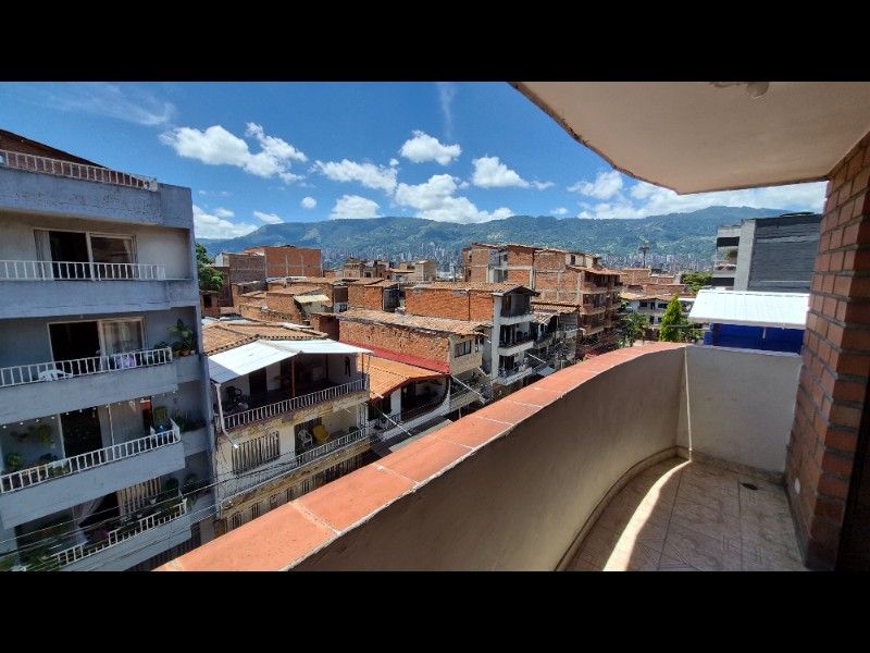CASA EN ARRIENDO UBICADA EN ITAGUI SECTOR EL CARMELO - 11