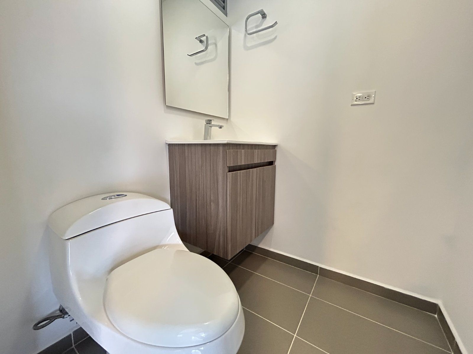 APARTAMENTO EN ARRIENDO UBICADO ENVIGADO SECTOR LOMA CUMBRES - 13