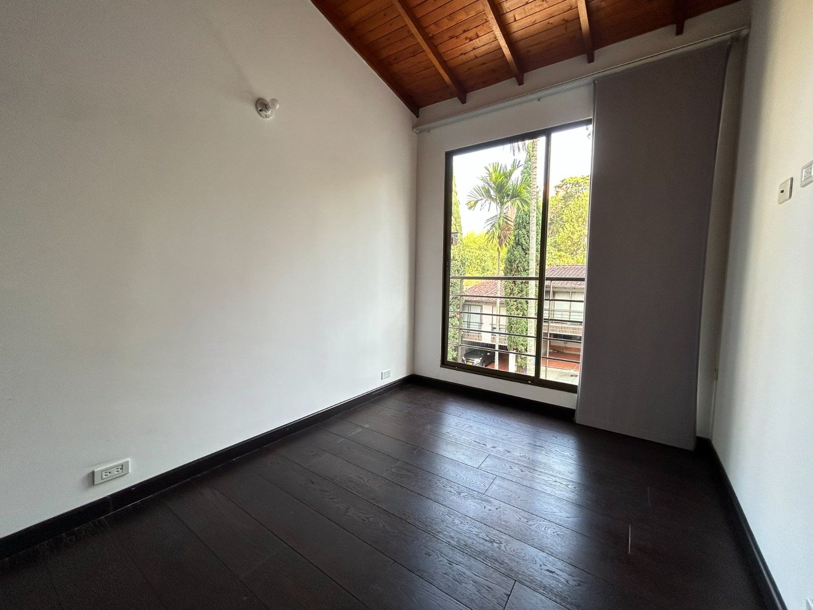 CASA EN ARRIENDO UBICADA EN ENVIGADO SECTOR CUMBRES - 16