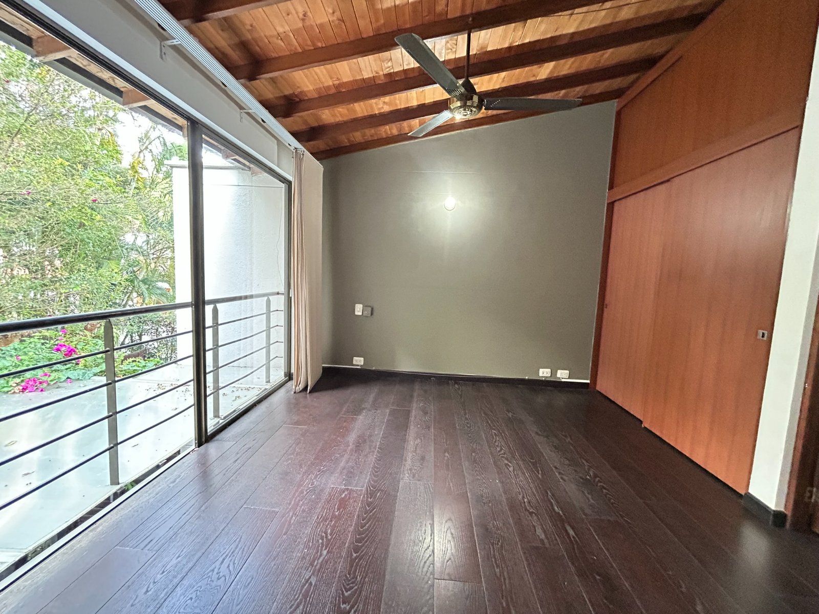CASA EN ARRIENDO UBICADA EN ENVIGADO SECTOR CUMBRES - 11