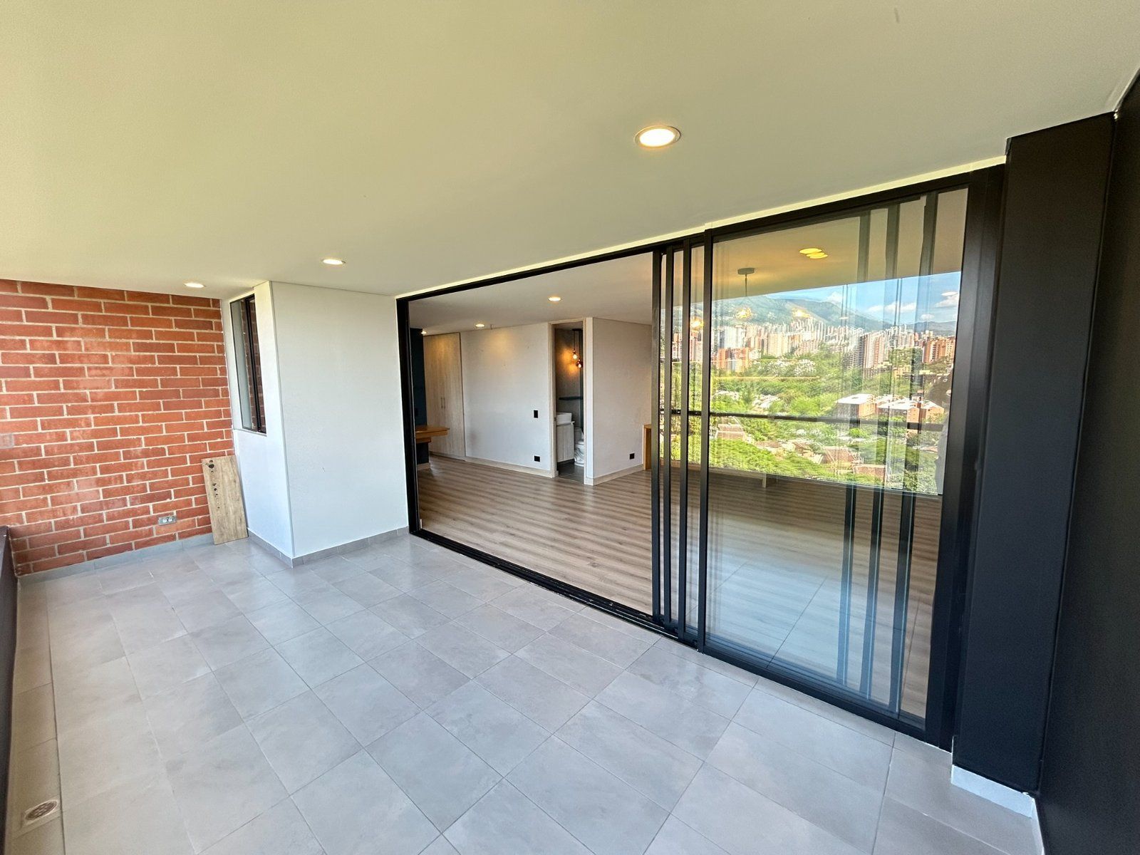 APARTAMENTO EN ARRIENDO UBICADO EN ENVIGADO SECTOR LOMA DE LAS BRUJAS - 12