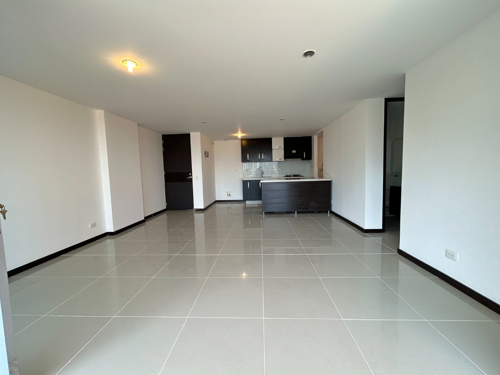 APARTAMENTO EN ARRIENDO UBICADO EN ENVIGADO SECTOR LOMA DE LAS BRUJAS - 2