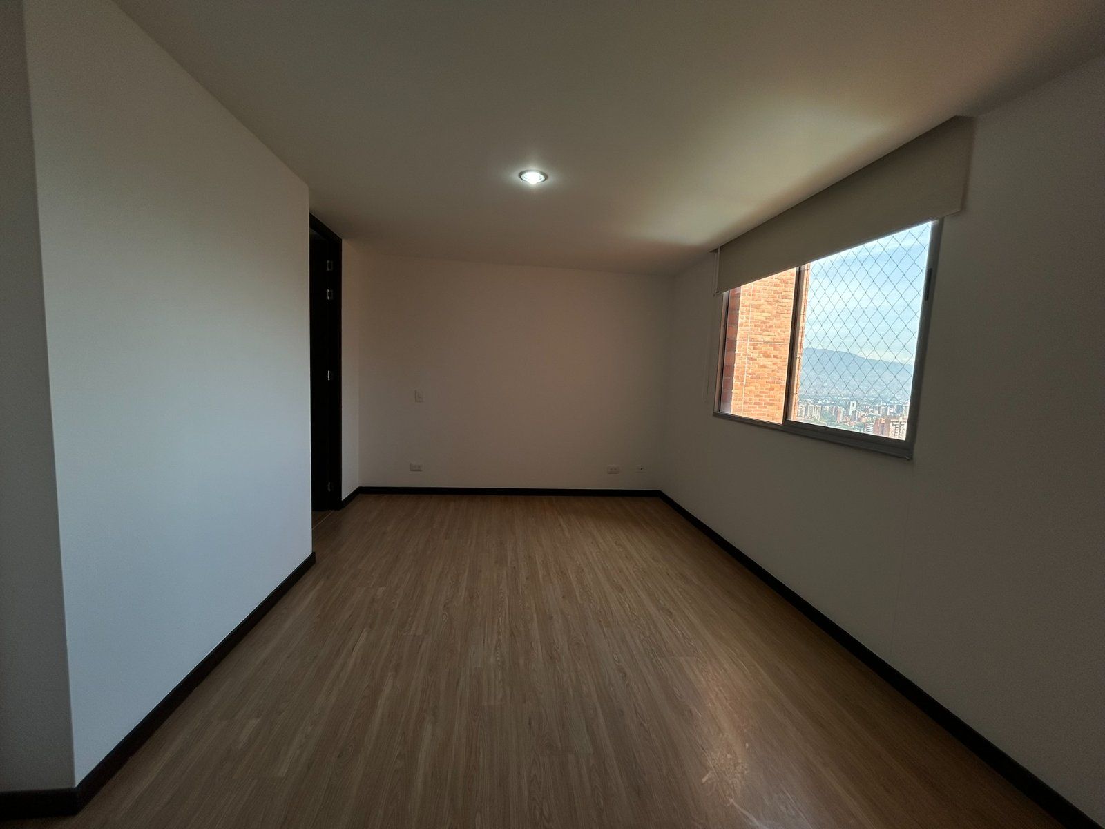 APARTAMENTO EN ARRIENDO UBICADO EN ENVIGADO SECTOR LOMA DE LAS BRUJAS - 13