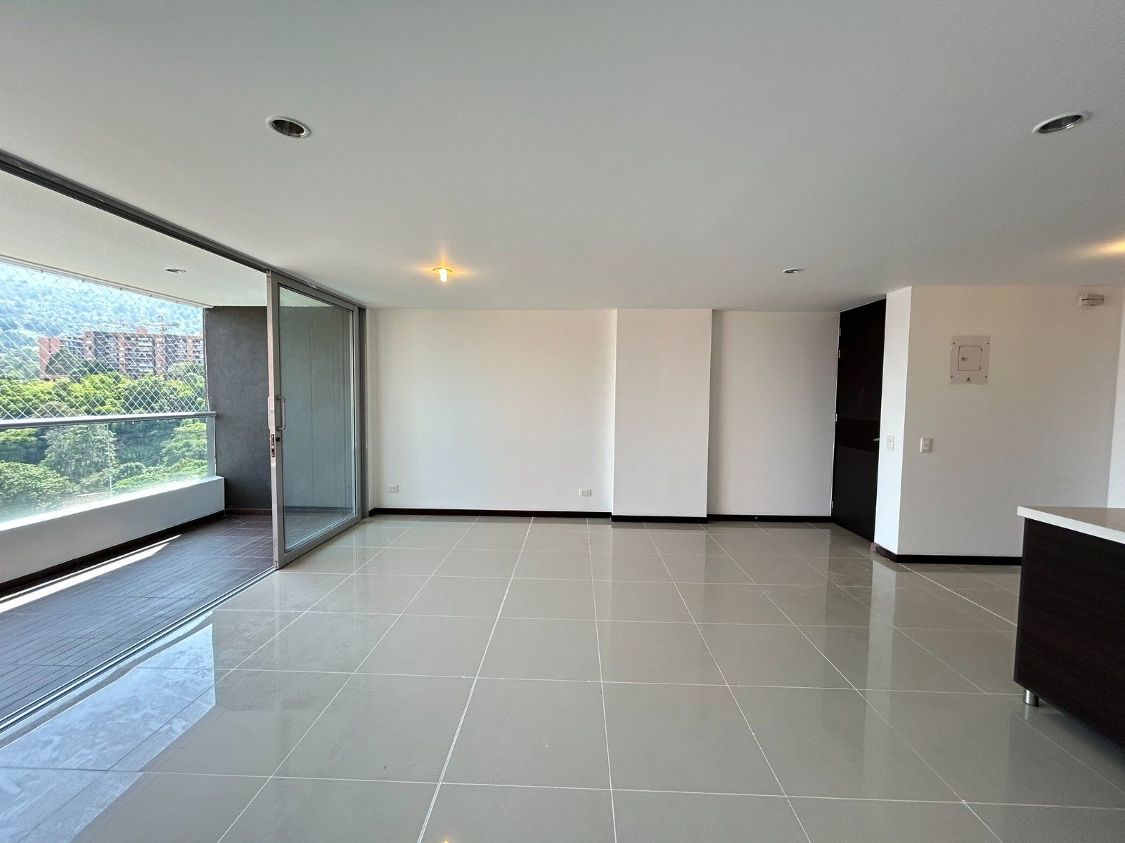 APARTAMENTO EN ARRIENDO UBICADO EN ENVIGADO SECTOR LOMA DE LAS BRUJAS - 3