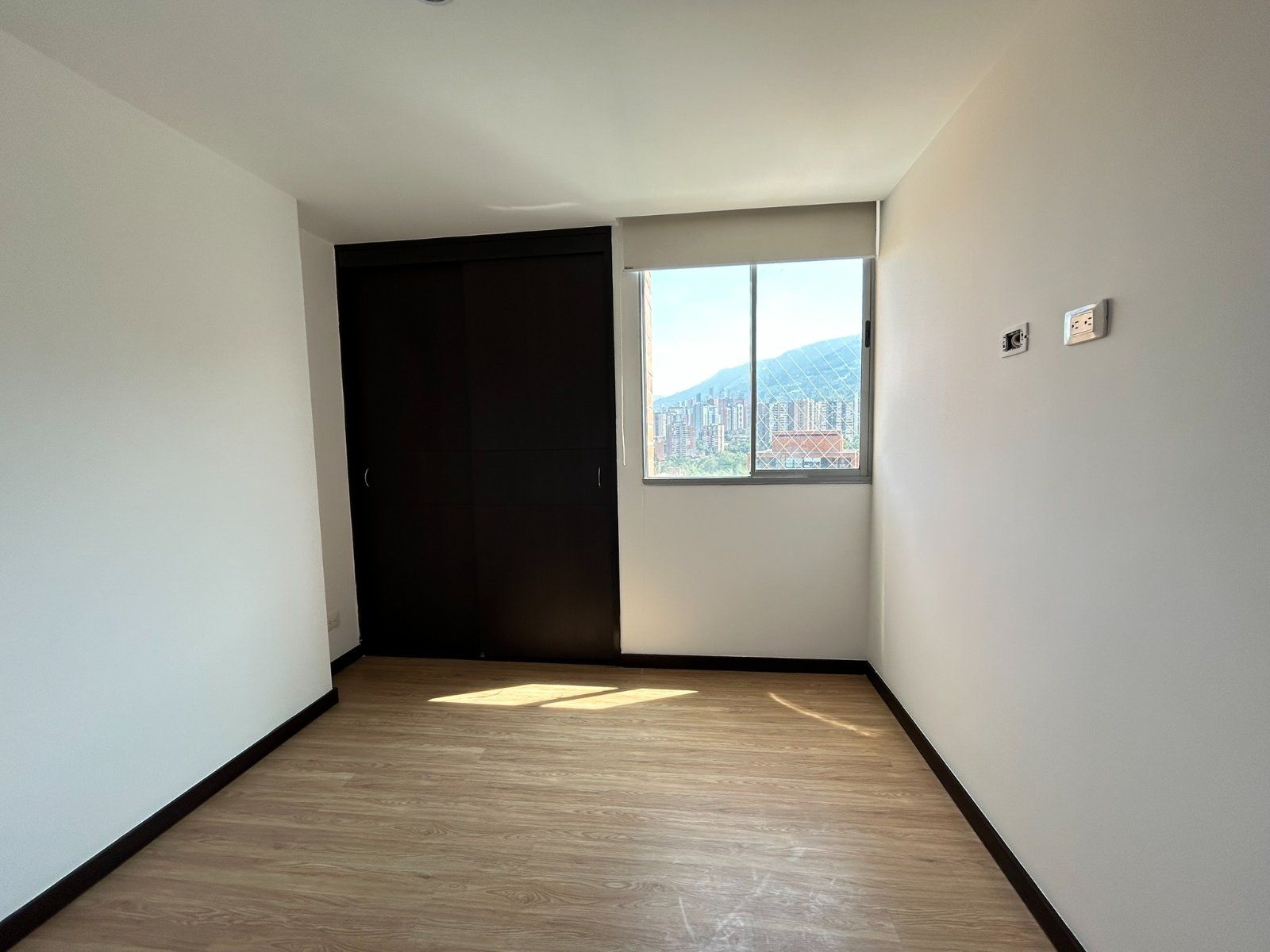 APARTAMENTO EN ARRIENDO UBICADO EN ENVIGADO SECTOR LOMA DE LAS BRUJAS - 11