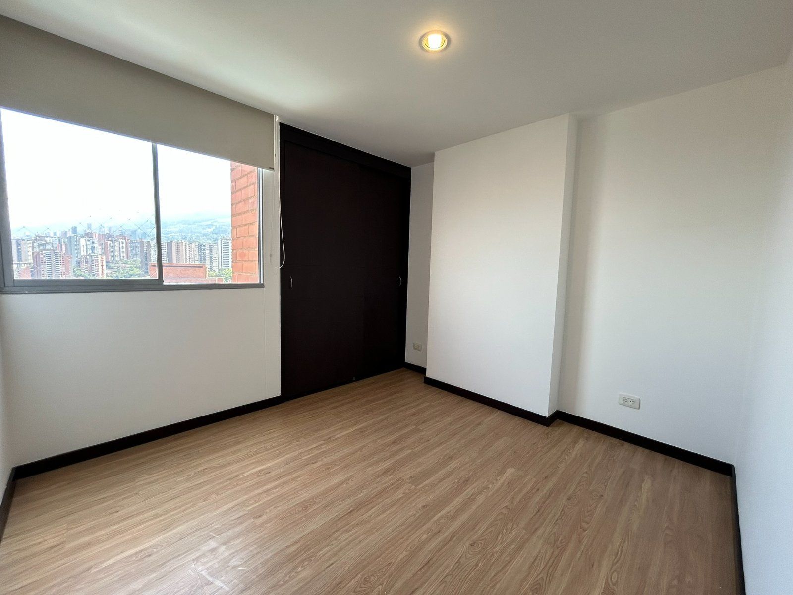 APARTAMENTO EN ARRIENDO UBICADO EN ENVIGADO SECTOR LOMA DE LAS BRUJAS - 10