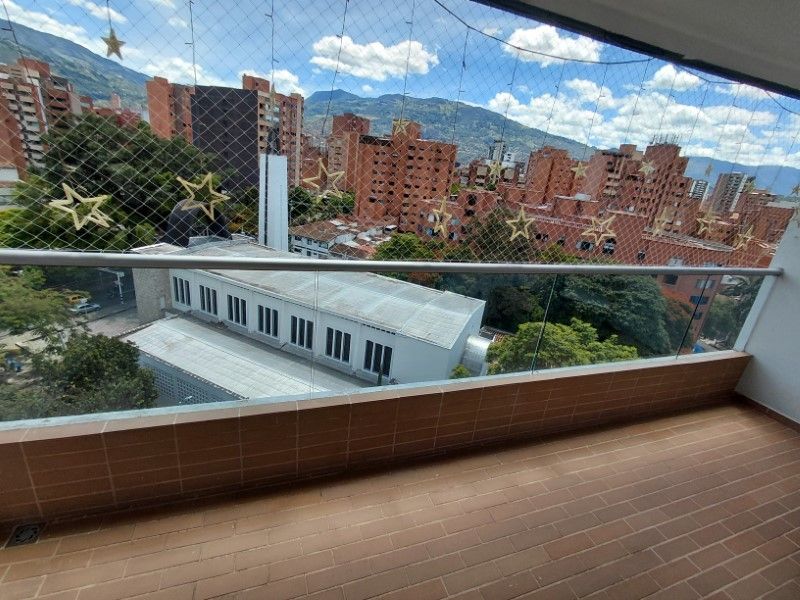 APARTAMENTO EN ARRIENDO EN MEDELLIN EN EL SECTOR LAURELES - 13