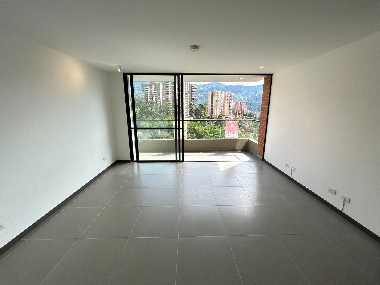 APARTAMENTO EN ARRIENDO UBICADO EN ENVIGADO SECTOR LOMA DEL ESCOBERO