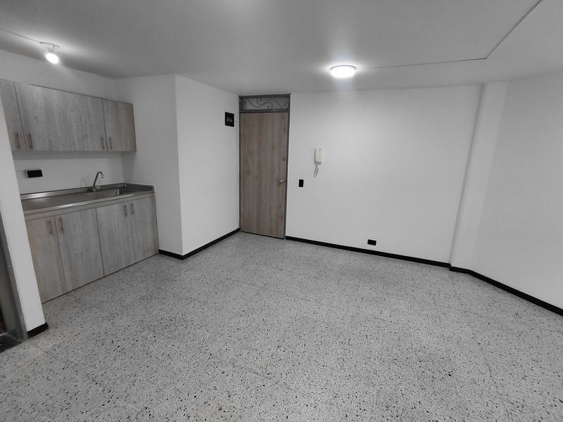 Oficina en arriendo ubicada en Medellín, sector Estadio - 4