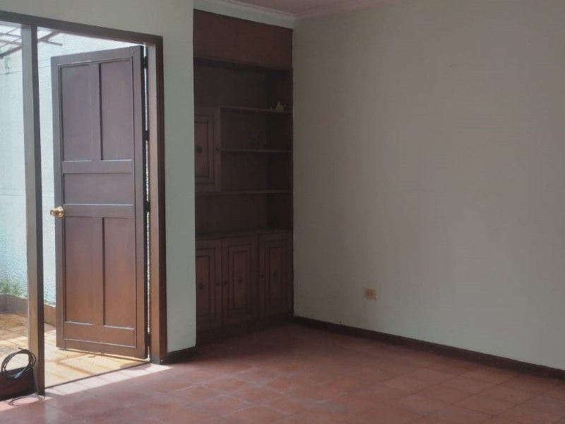 Casa en arriendo ubicada en Medellín, sector Rosales - 11