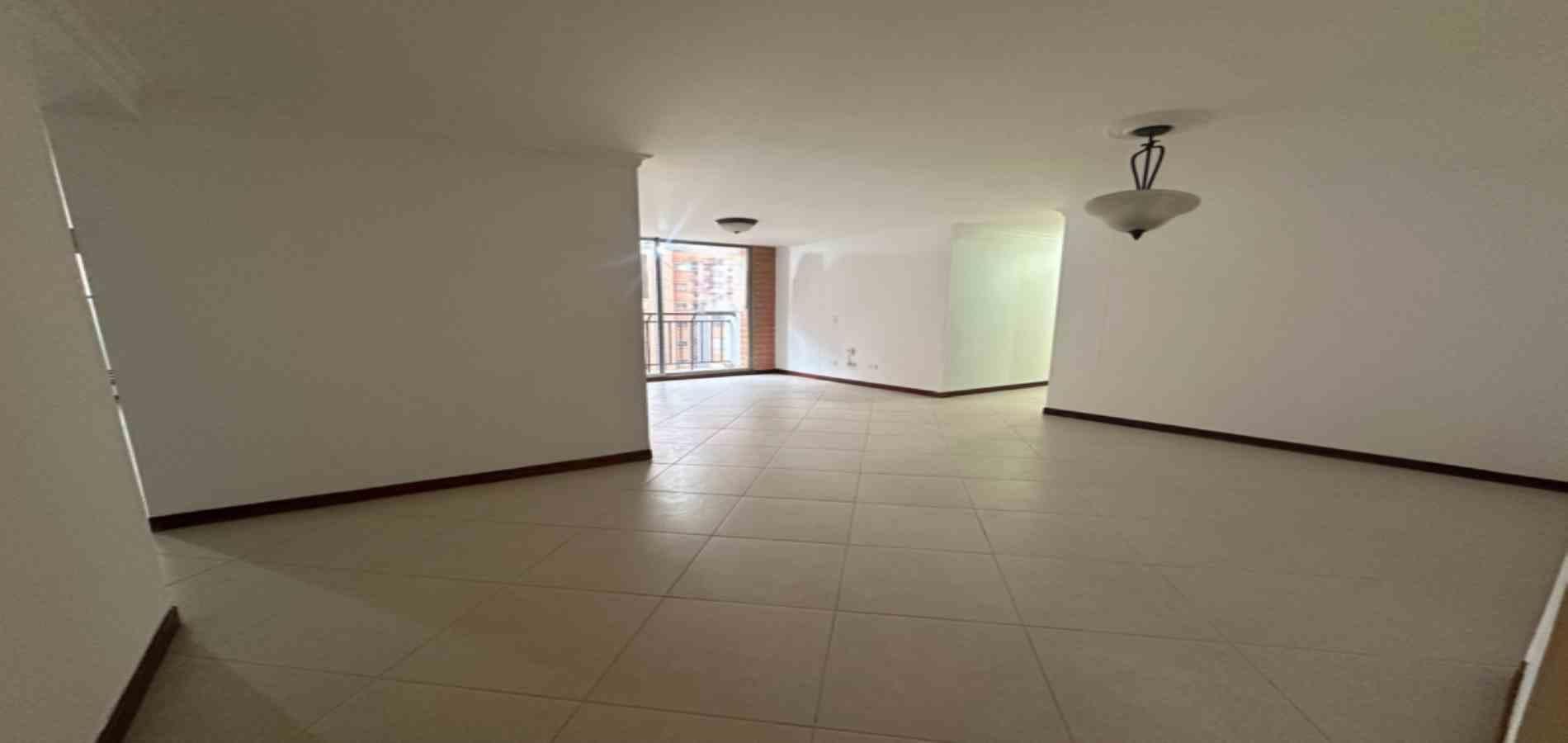 Apartamento en arriendo ubicado en Envigado, sector Jardines - 2