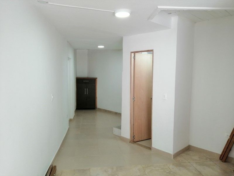 Local en arriendo ubicado en Medellín, sector Simón Bolívar - 2