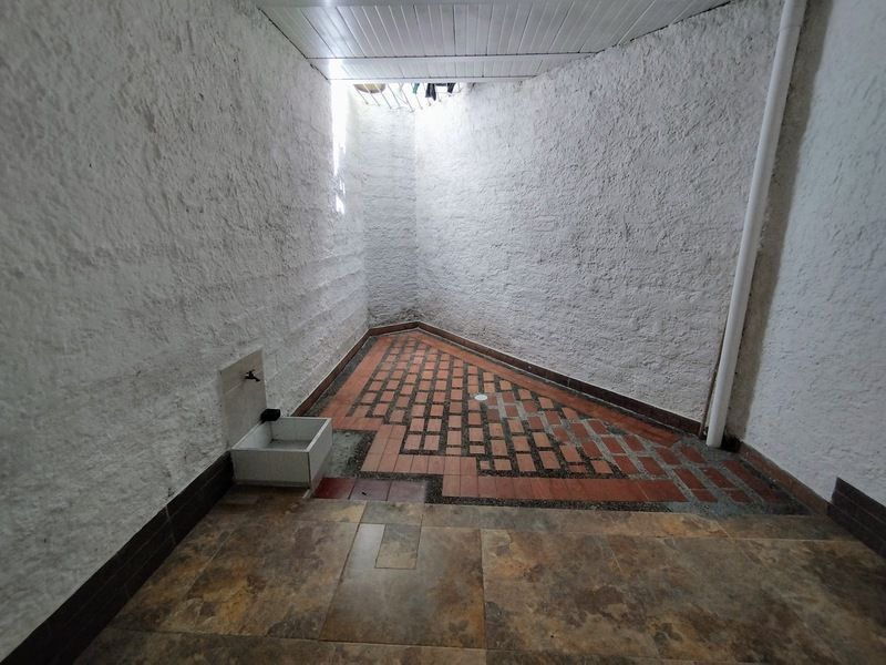 Local en arriendo ubicado en Medellín, sector Simón Bolívar - 11