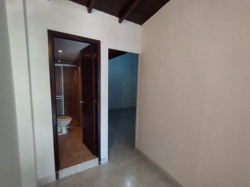 Oficina en arriendo ubicada en Medellín, sector Florida Nueva - 2