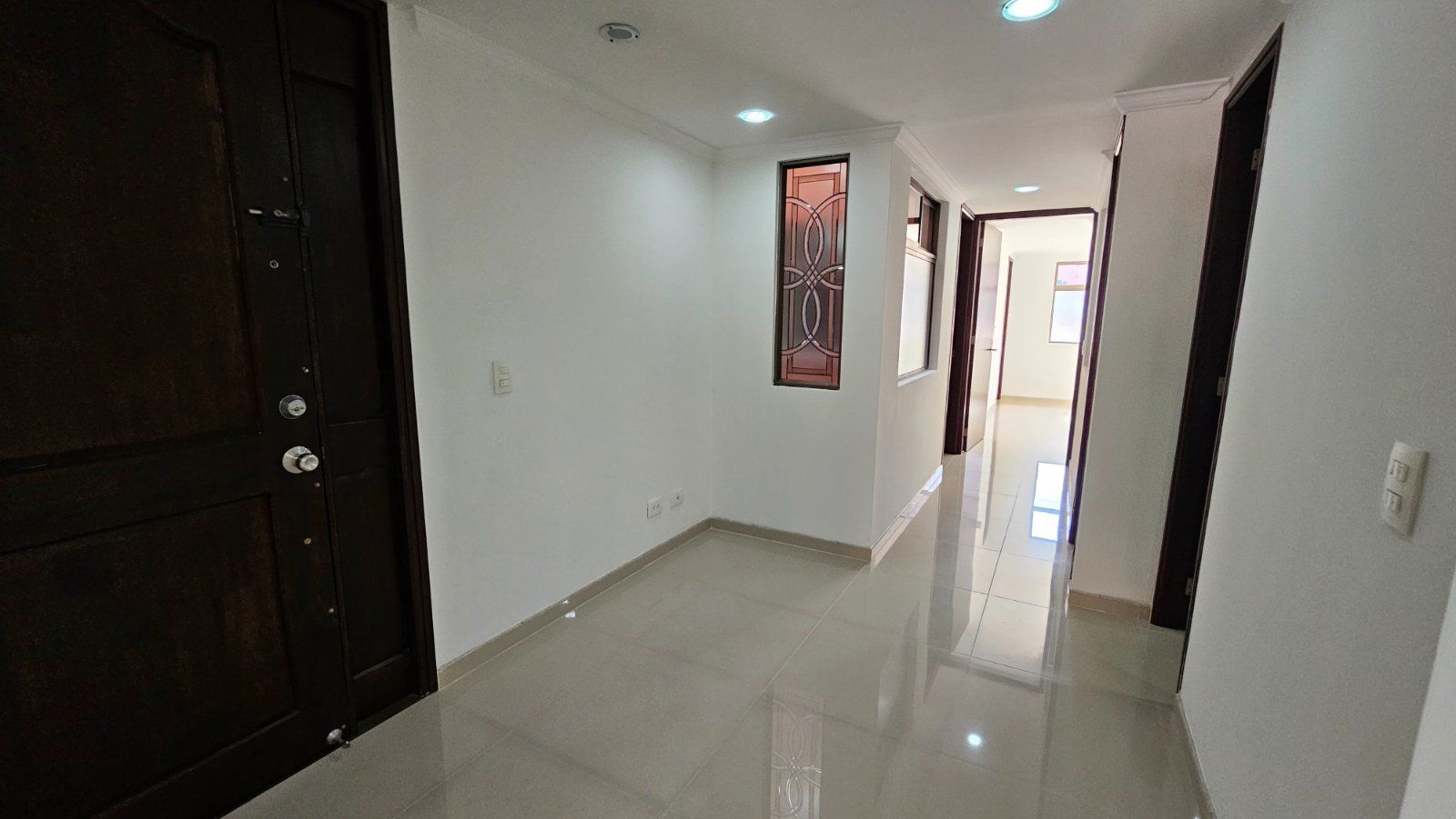 APARTAMENTO EN ARRIENDO UBICADO EN MEDELLIN SECTOR LAURELES - 2