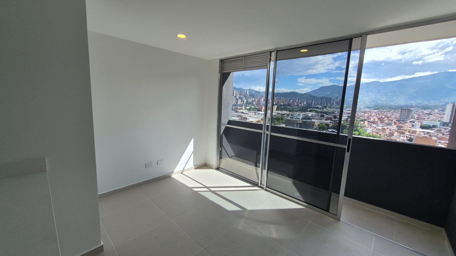 APARTAMENTO EN ARRIENDO UBICADO EN ITAGUI SECTOR SIMON BOLIVAR - 2