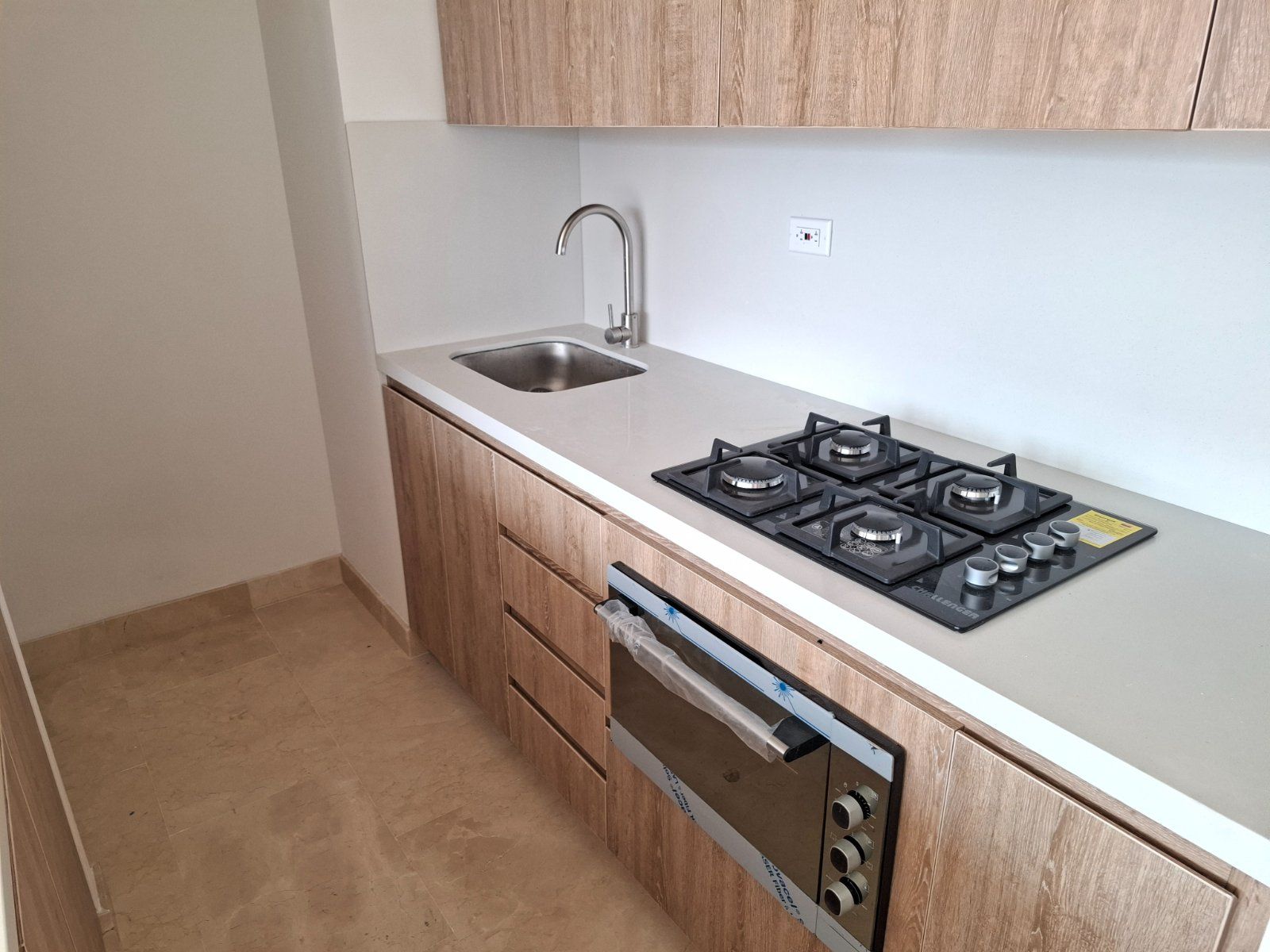 APARTAMENTO EN VENTA UBICADO EN MEDELLIN SECTOR LAURELES - 4