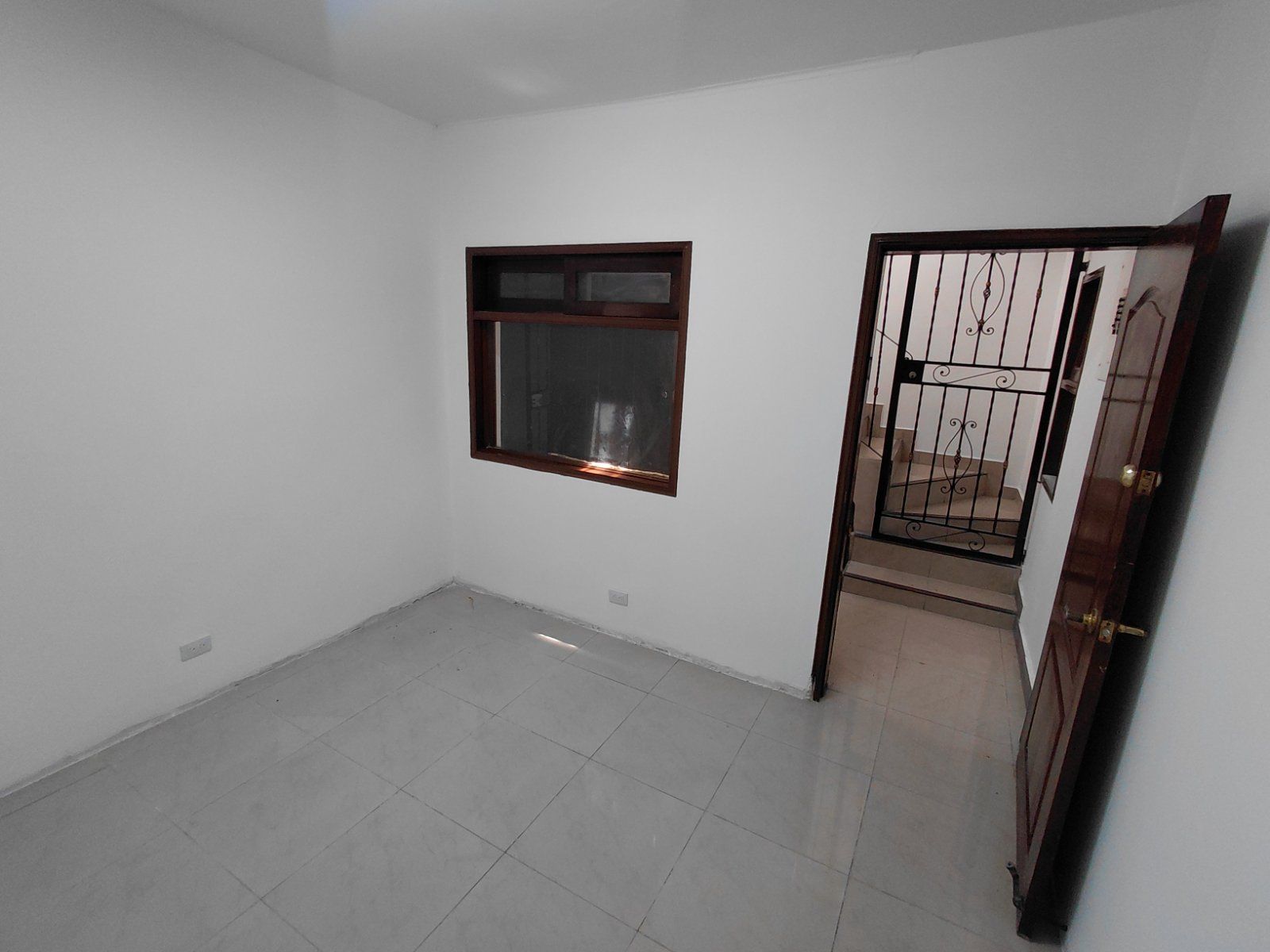 CASA EN ARRIENDO UBICADA EN MEDELLIN SECTOR SIMON BOLIVAR - 2