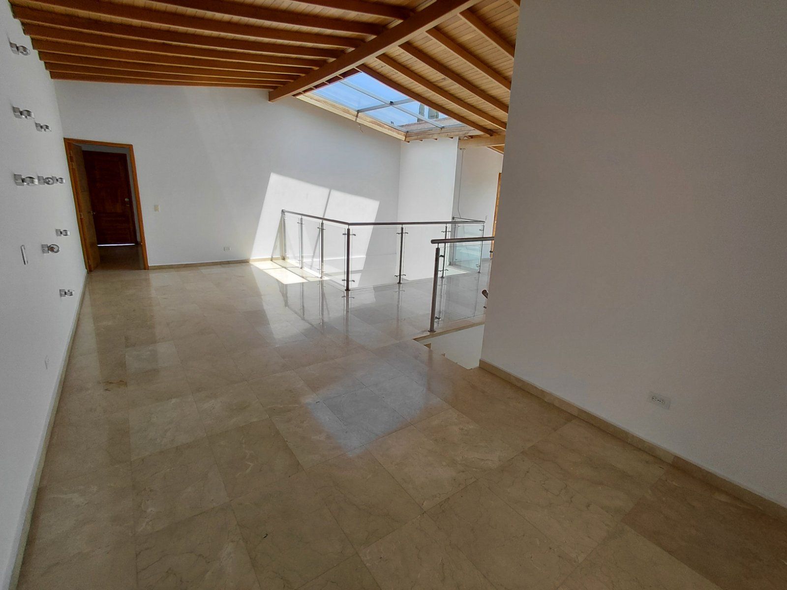 FINCA EN ARRIENDO UBICADA EN MEDELLIN, SECTOR BELEN - 2