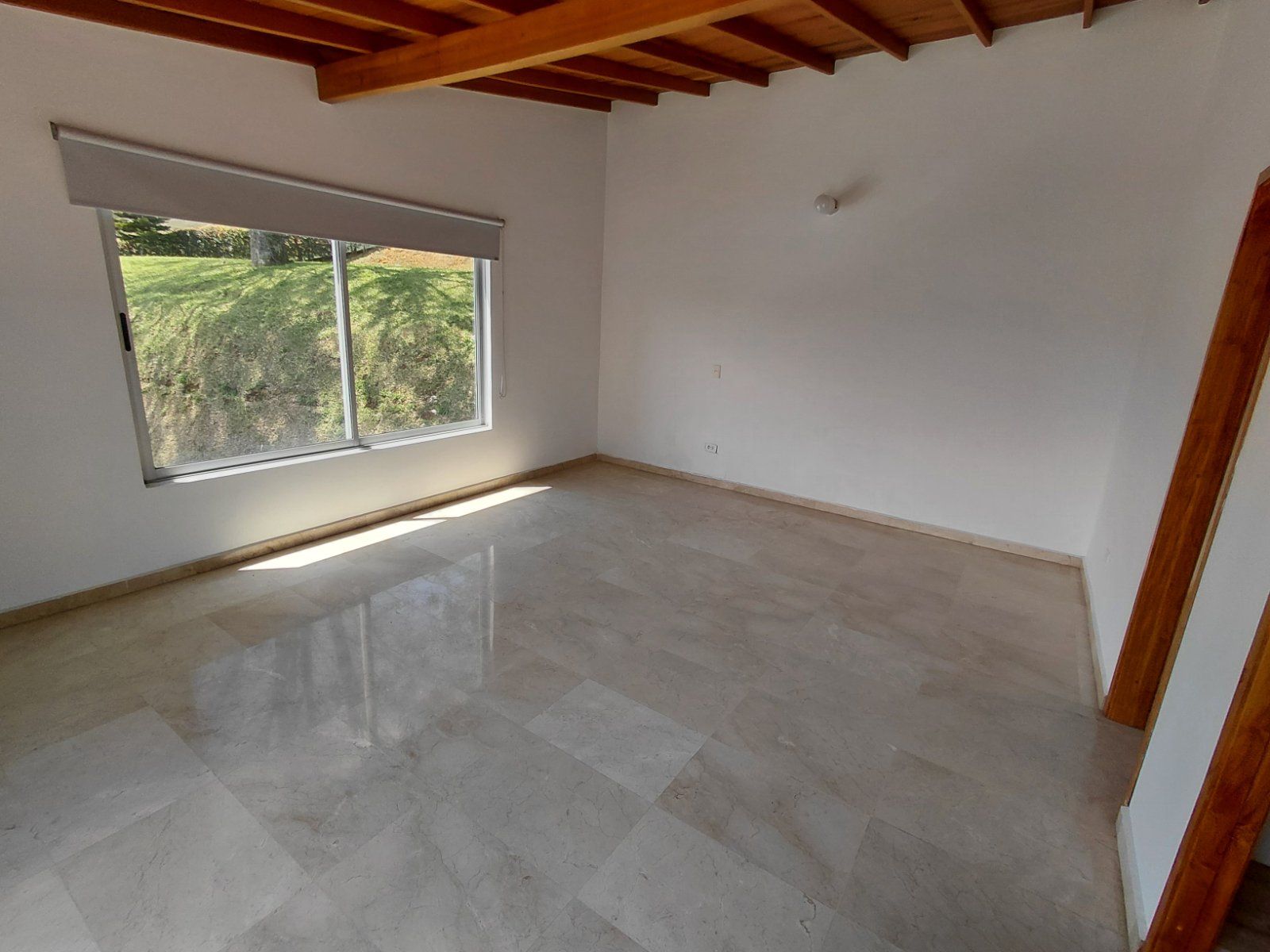 FINCA EN ARRIENDO UBICADA EN MEDELLIN, SECTOR BELEN - 6