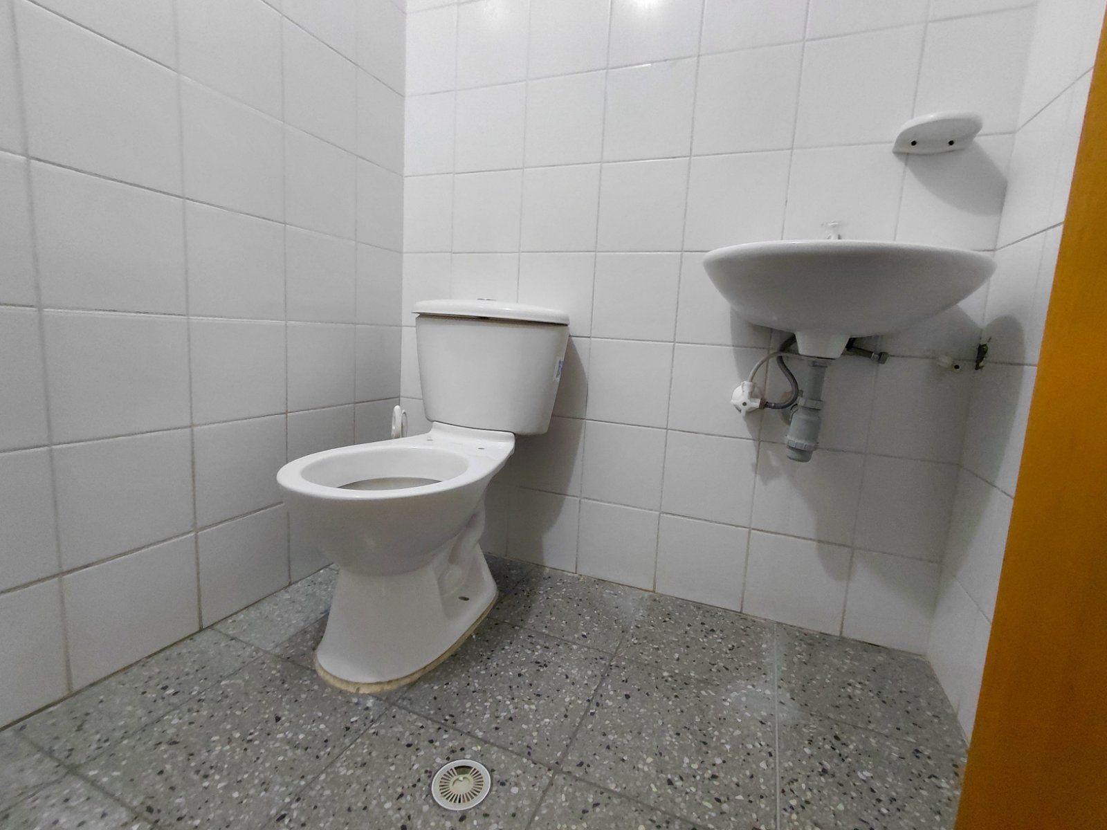 OFICINA EN ARRIENDO UBICADO EN MEDELLIN SECTOR GUAYABAL - 13