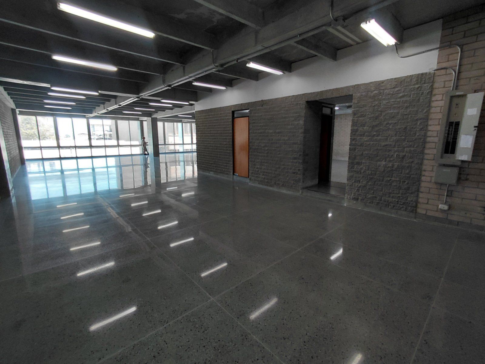 OFICINA EN ARRIENDO UBICADO EN MEDELLIN SECTOR GUAYABAL - 9