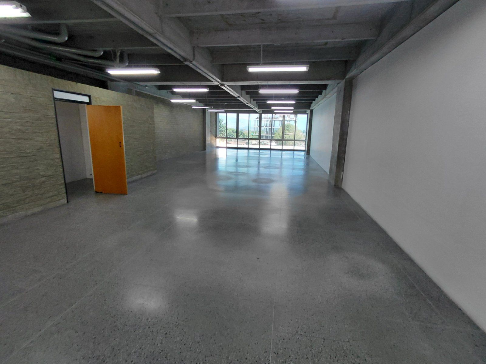 OFICINA EN ARRIENDO UBICADO EN MEDELLIN SECTOR GUAYABAL - 9
