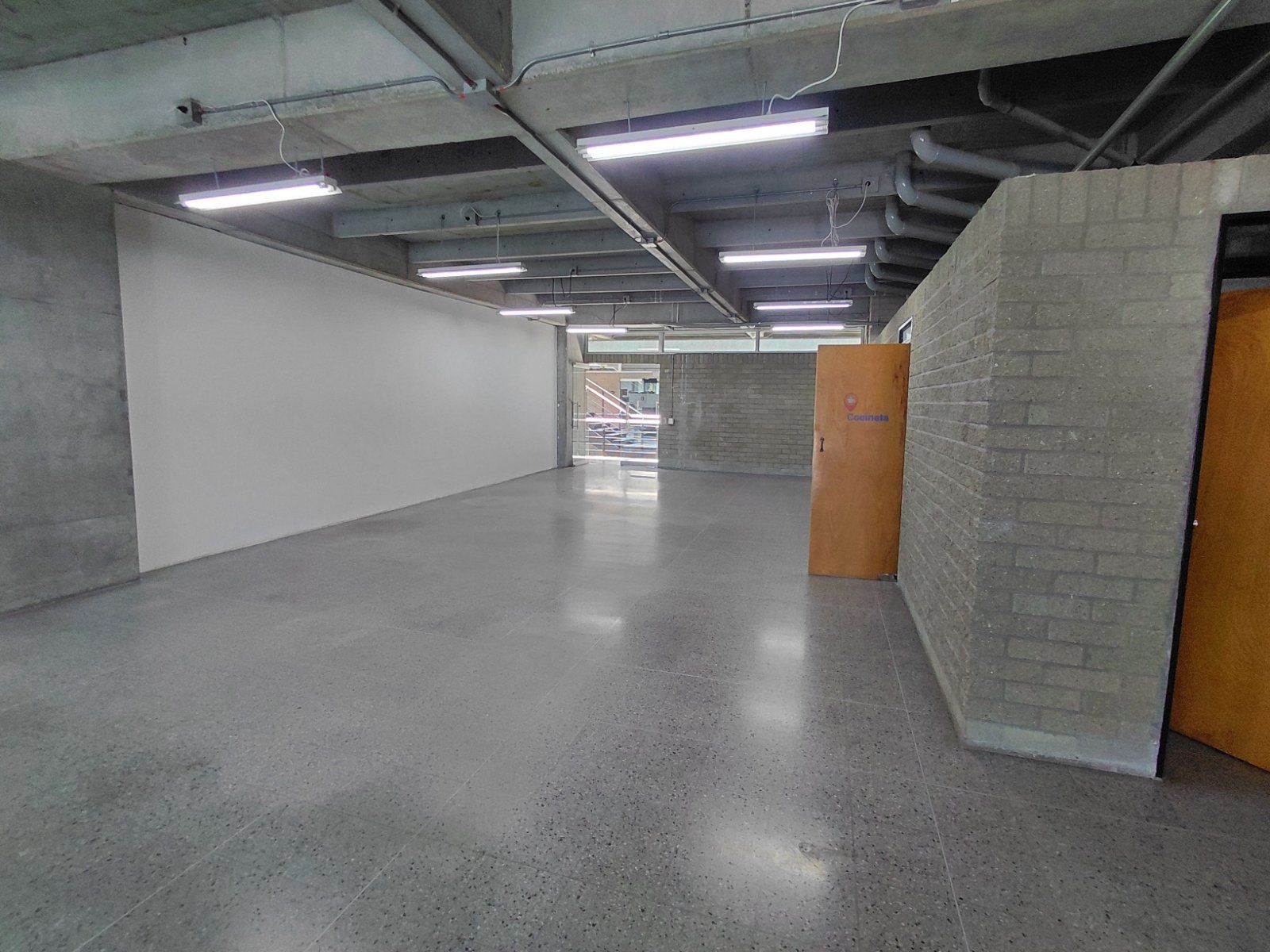OFICINA EN ARRIENDO UBICADO EN MEDELLIN SECTOR GUAYABAL - 6