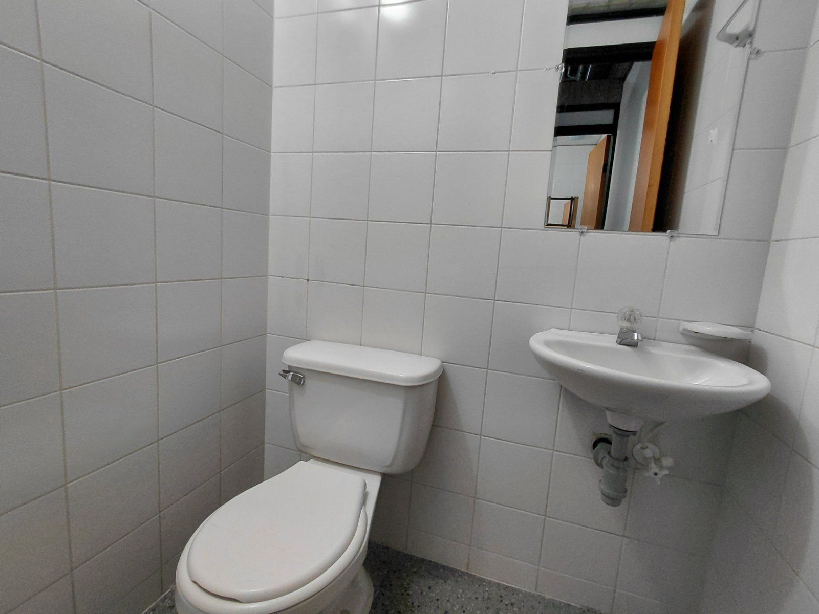 OFICINA EN ARRIENDO UBICADO EN MEDELLIN SECTOR GUAYABAL - 12