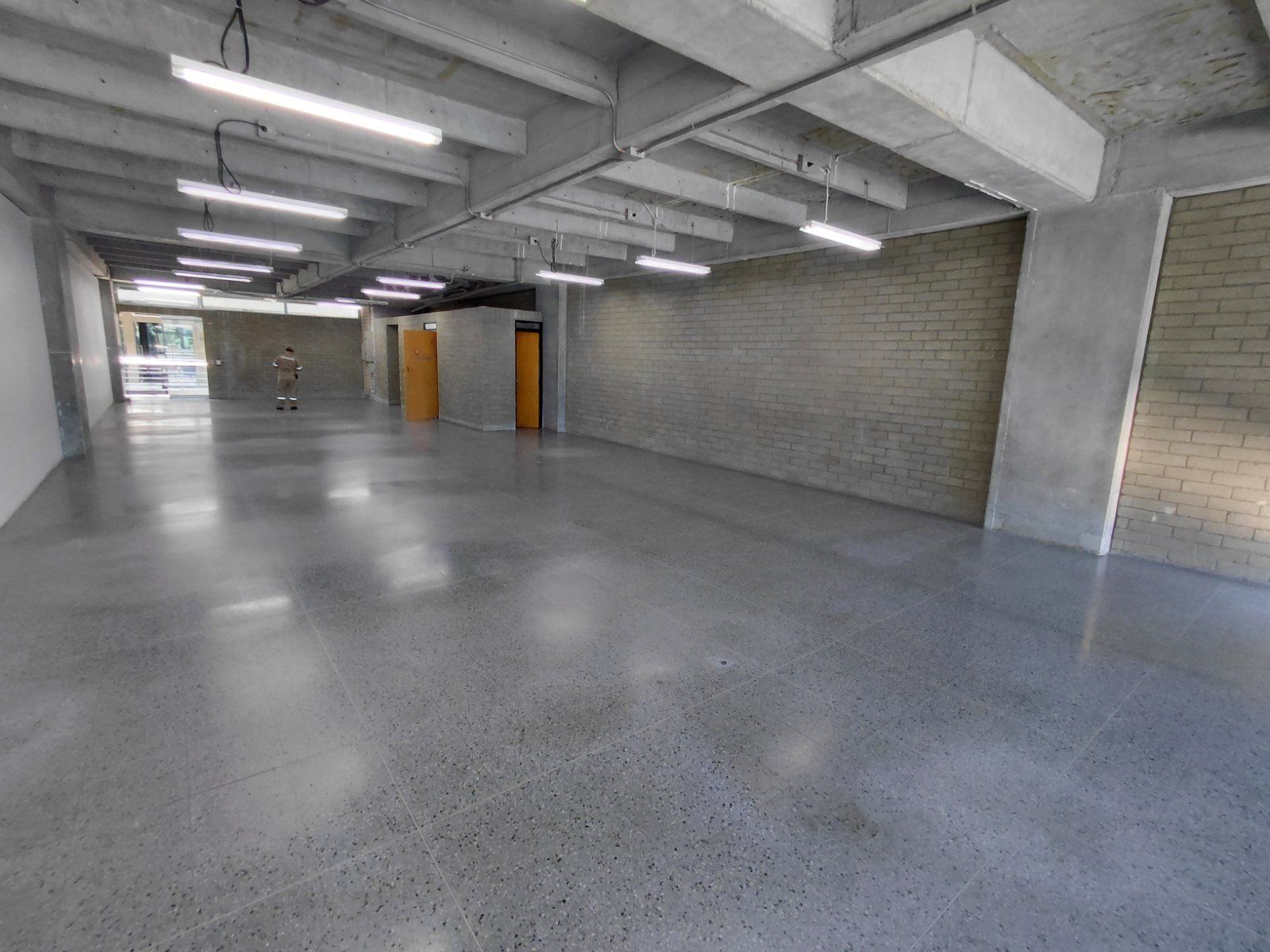 OFICINA EN ARRIENDO UBICADO EN MEDELLIN SECTOR GUAYABAL - 2