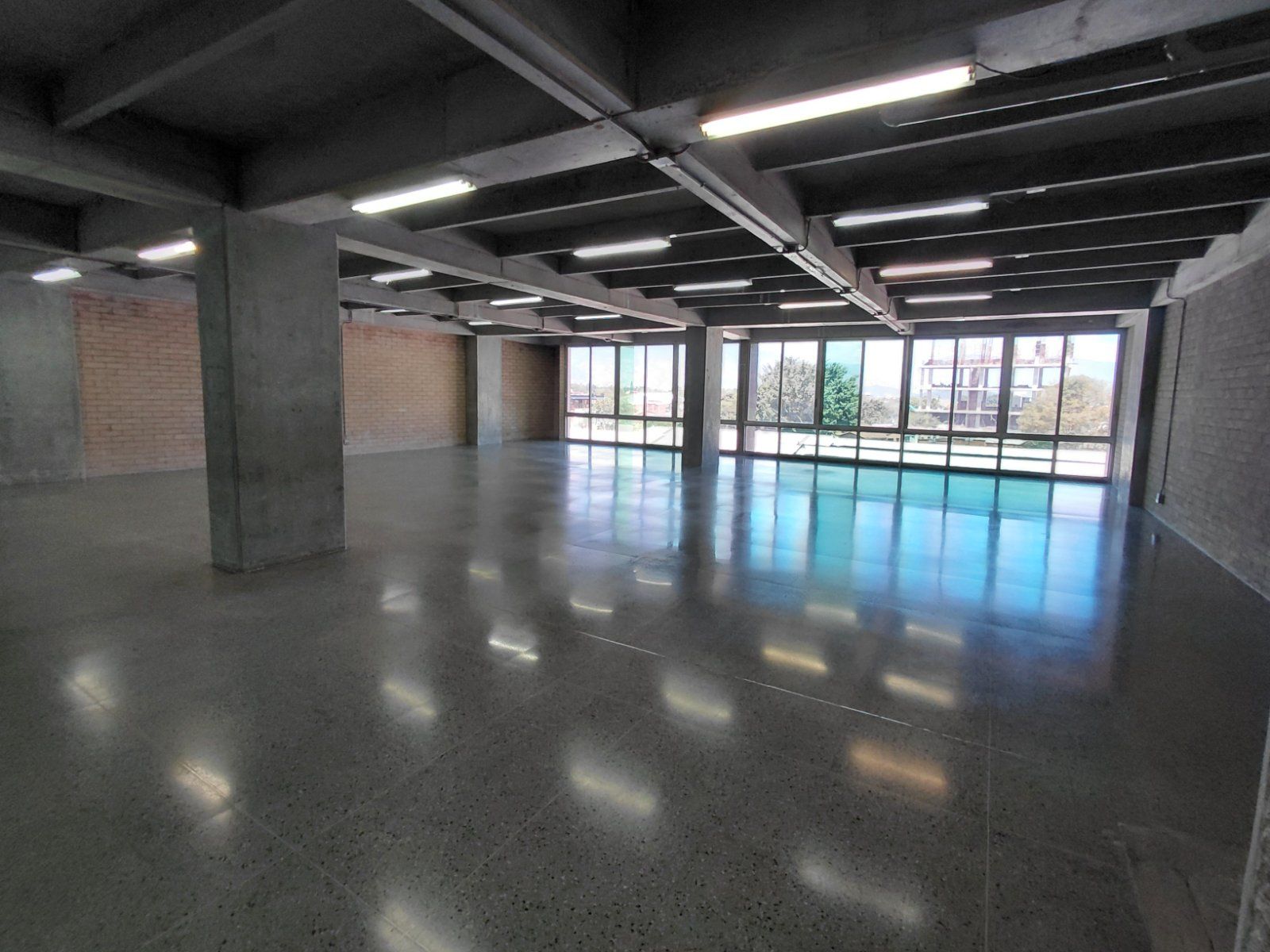 OFICINA EN ARRIENDO UBICADO EN MEDELLIN SECTOR GUAYABAL - 11