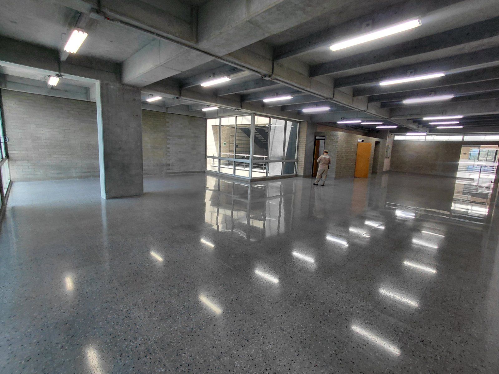 OFICINA EN ARRIENDO UBICADO EN MEDELLIN SECTOR GUAYABAL - 4