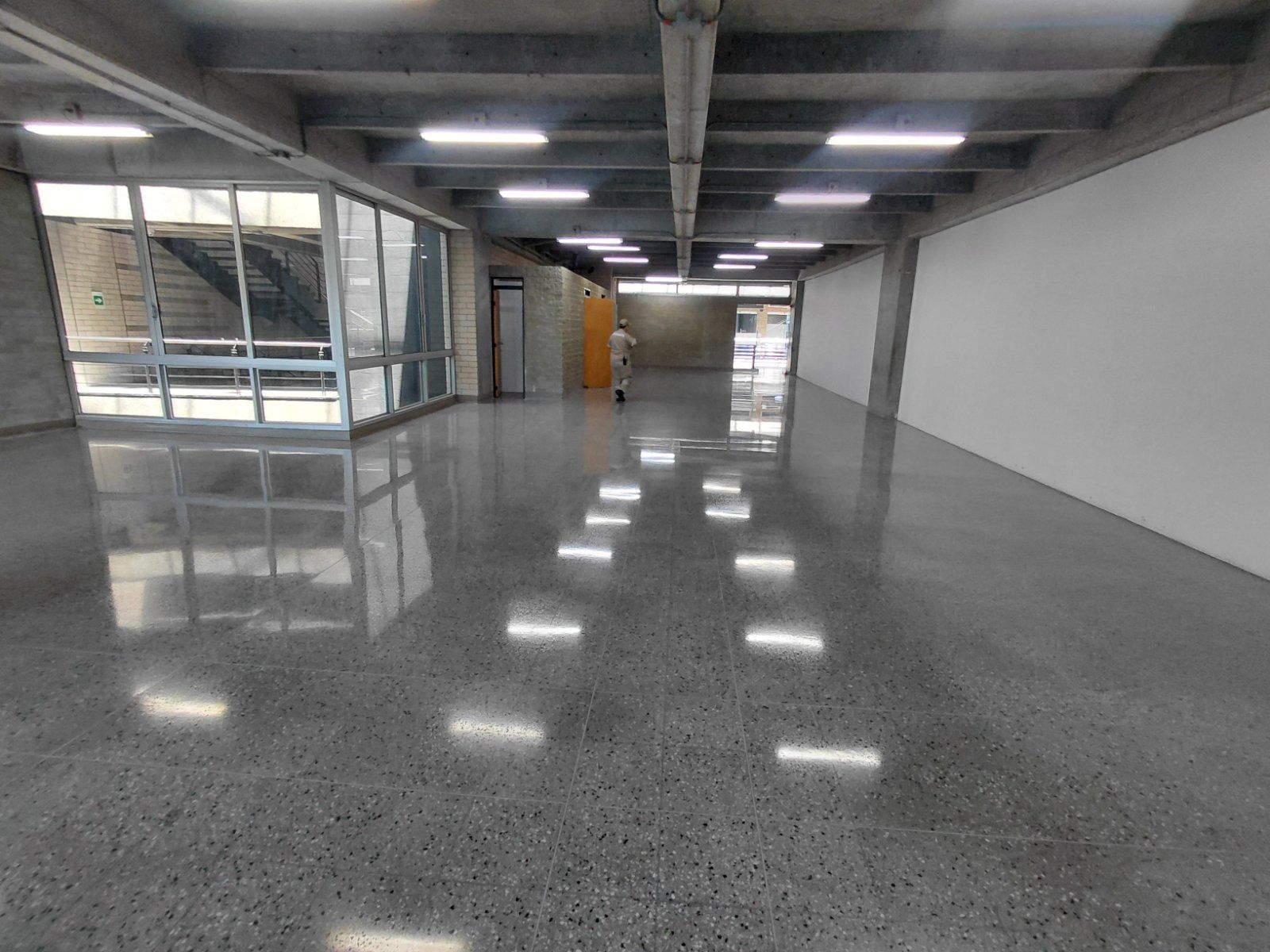 OFICINA EN ARRIENDO UBICADO EN MEDELLIN SECTOR GUAYABAL