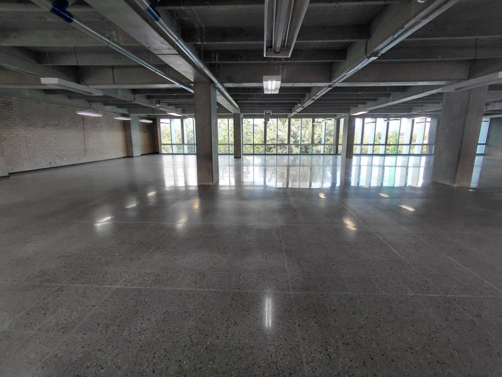 OFICINA EN ARRIENDO UBICADO EN MEDELLIN SECTOR GUAYABAL - 2