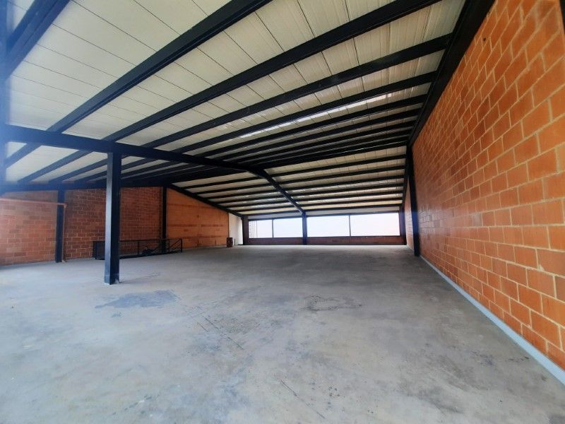 Local en arriendo ubicado en Medellín, sector Simón Bolívar - 2