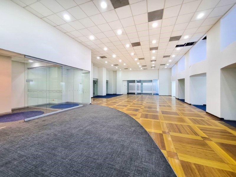 Local en arriendo ubicado en Medellín, sector Centro - 8