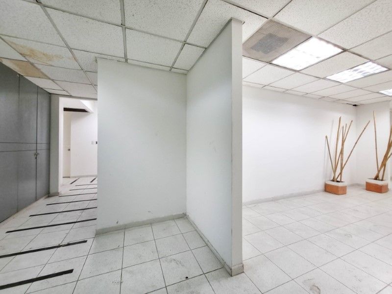 Local en arriendo ubicado en Medellín, sector Centro - 13