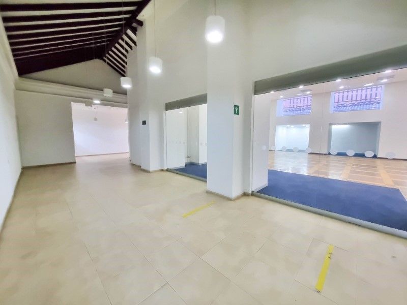 Local en arriendo ubicado en Medellín, sector Centro - 16