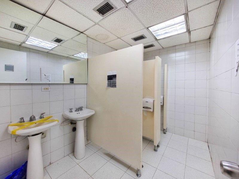 Local en arriendo ubicado en Medellín, sector Centro - 34